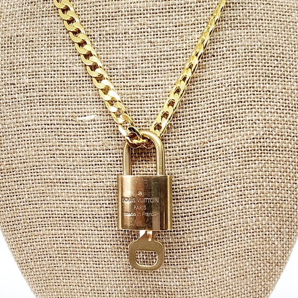 Louis Vuitton Lock & Key #339 On Gold Plated 18 Inch Chain With Box & Dustbag - Picture 7 of 7